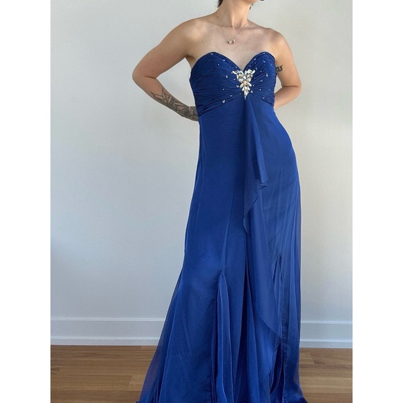 Blue Evening Gown - Picture 4 of 10
